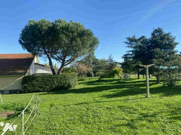 Ferme rénovée avec dépendances