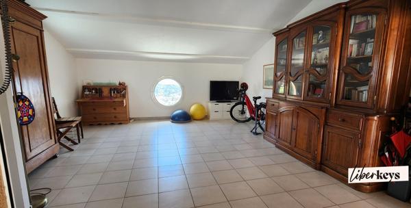 Une vue mer à couper le souffle pour cette villa de 200m2 sur les hauteurs du Faron