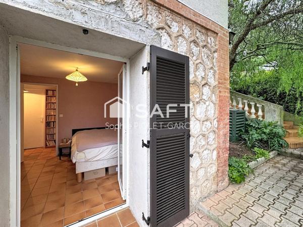 Une maison familiale dans un écrin végétal, entre mer et collines, les  Calanques à portée de main.