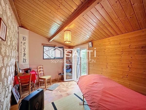Une maison familiale dans un écrin végétal, entre mer et collines, les  Calanques à portée de main.