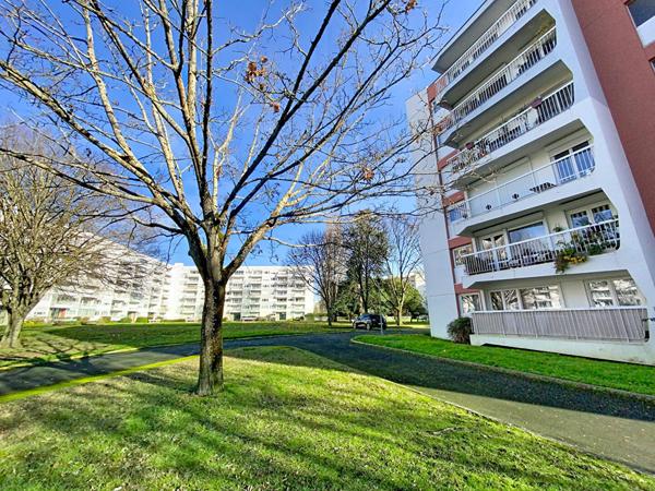 A VENDRE Appartement de type 3 avec balcon à Angers (quartier Bon Repos)