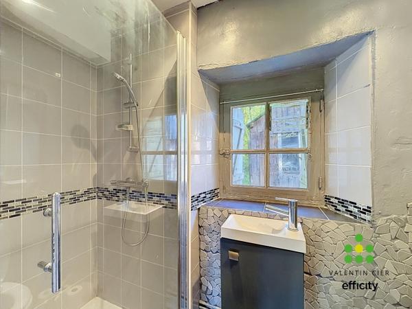 Maison
         5 pièces
        - 116 m² Exclusivité 179 000 € *