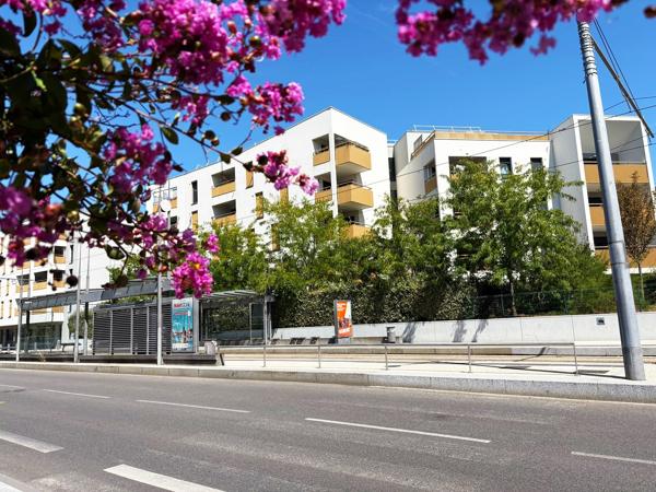 Appartement
         4 pièces
        - 77 m² Exclusivité 250 000 € *