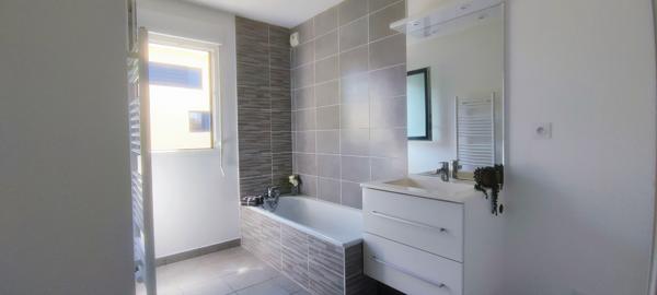 Appartement
         4 pièces
        - 77 m² Exclusivité 250 000 € *