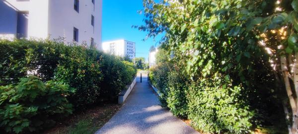 Appartement
         4 pièces
        - 77 m² Exclusivité 250 000 € *