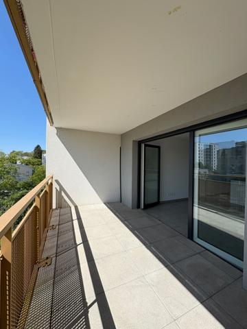Appartement
         4 pièces
        - 77 m² Exclusivité 250 000 € *
