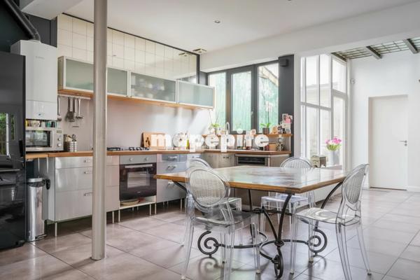 Maison
         5 pièces
        - 182 m² Exclusivité