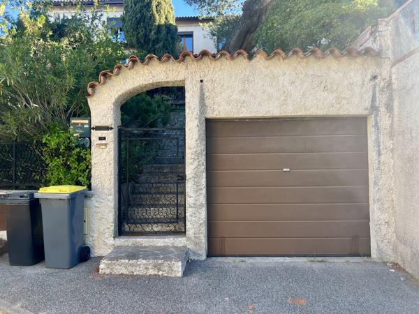 Maison
         5 pièces
        - 115 m²
