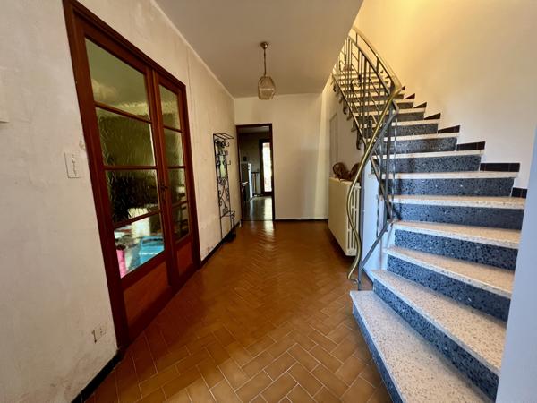 Maison
         5 pièces
        - 115 m²