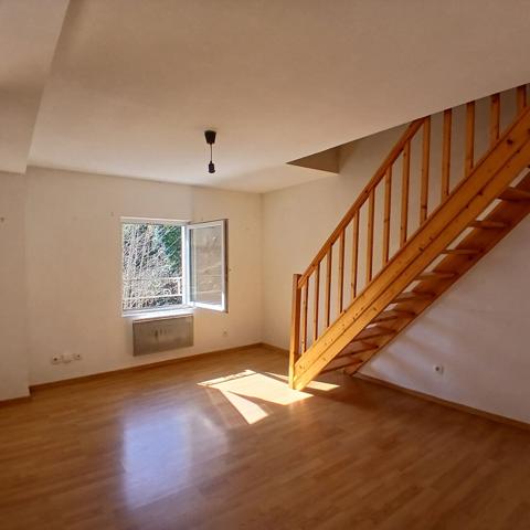 Appartement T2 bis en duplex 53.8 m2 à FRAISANS