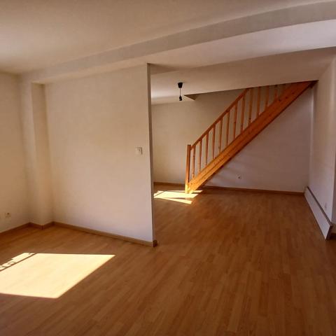 Appartement T2 bis en duplex 53.8 m2 à FRAISANS