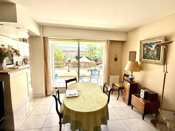 VANNES – CENTRE-VILLE Appartement 4 pièces de 83 m² avec terrasse, double garage et cave