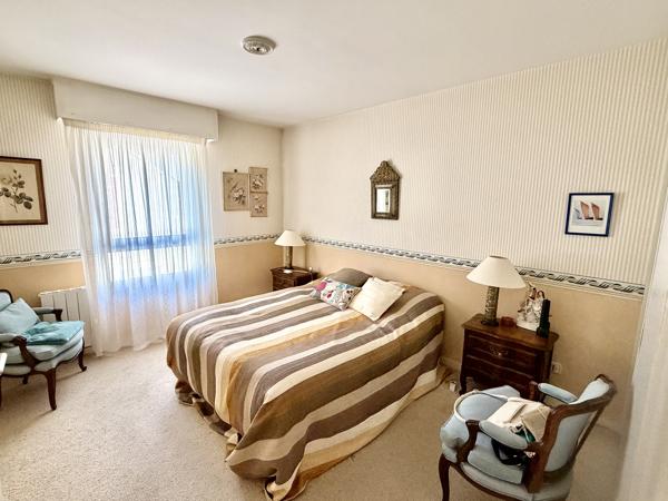 VANNES – CENTRE-VILLE Appartement 4 pièces de 83 m² avec terrasse, double garage et cave