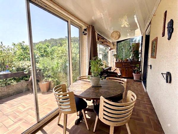 VENTE MAISON DE 90 M2 DE PLAIN-PIED AVEC JARDIN ET GARAGE DANS UN SECTEUR RÉSIDENTIEL À LA CIOTAT