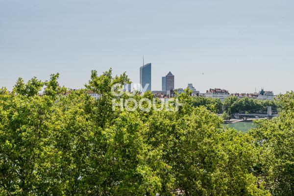 RARE - Dernier étage avec ascenseur - Appartement familial - Place louis pradel