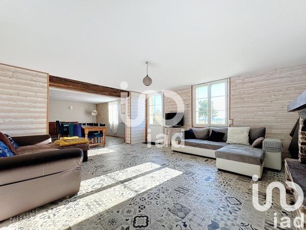 Maison 10 pièces de 258 m² à La Ferté-en-Ouche (61550)