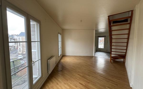 Appartement à louer    4 pièces •  Tours