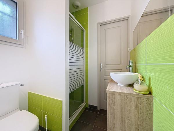 Maison plain pieds lumineuse 3 chambres 93 m2 avec garage