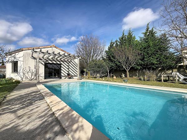 Maison plain pieds lumineuse 3 chambres 93 m2 avec garage
