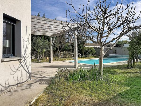 Maison plain pieds lumineuse 3 chambres 93 m2 avec garage