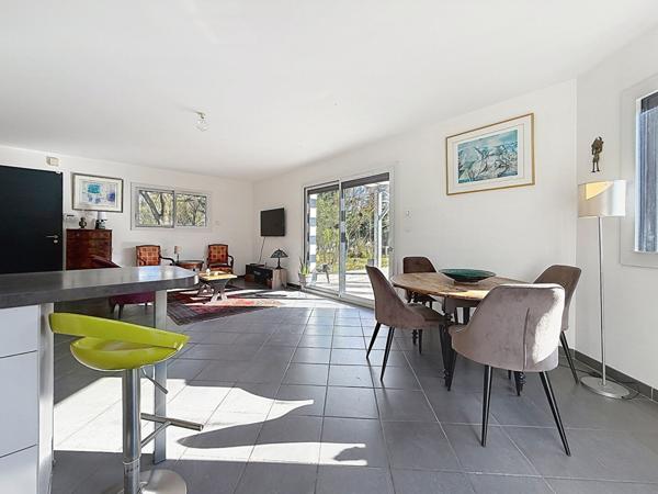 Maison plain pieds lumineuse 3 chambres 93 m2 avec garage