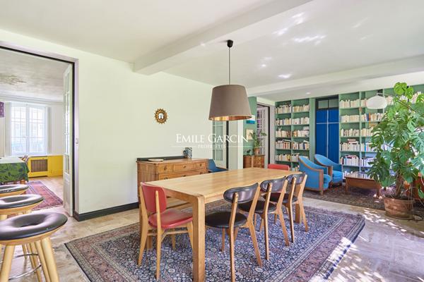 Hôtel particulier XVIIIe  de  280m² avec jardin de 300 m² plein sud Versailles Saint-Louis