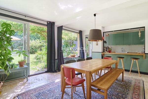 Hôtel particulier XVIIIe  de  280m² avec jardin de 300 m² plein sud Versailles Saint-Louis