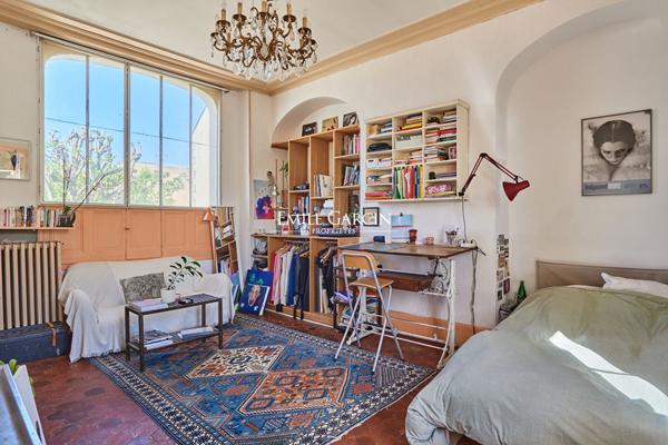 Hôtel particulier XVIIIe  de  280m² avec jardin de 300 m² plein sud Versailles Saint-Louis