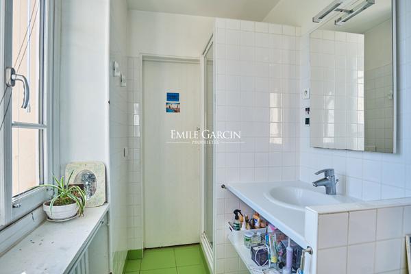 Hôtel particulier XVIIIe  de  280m² avec jardin de 300 m² plein sud Versailles Saint-Louis