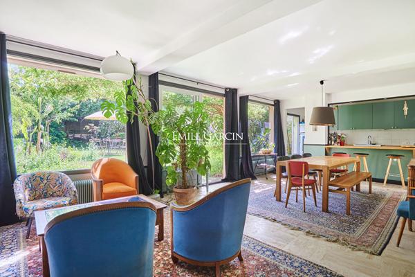 Hôtel particulier XVIIIe  de  280m² avec jardin de 300 m² plein sud Versailles Saint-Louis
