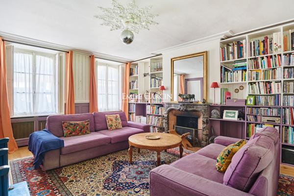 Hôtel particulier XVIIIe  de  280m² avec jardin de 300 m² plein sud Versailles Saint-Louis