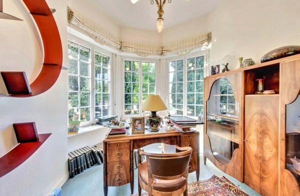Maison en pierres avec jardin arboré dans le centre de Pleurtuit