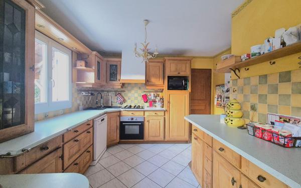 Maison à vendre    7 pièces • 150 m2 Crécy-la-Chapelle