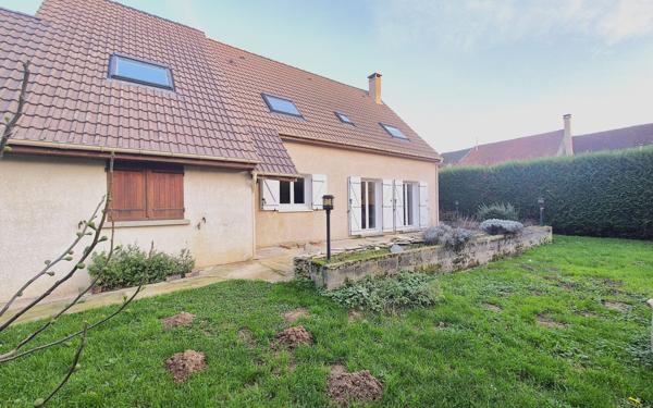 Maison à vendre    7 pièces • 150 m2 Crécy-la-Chapelle