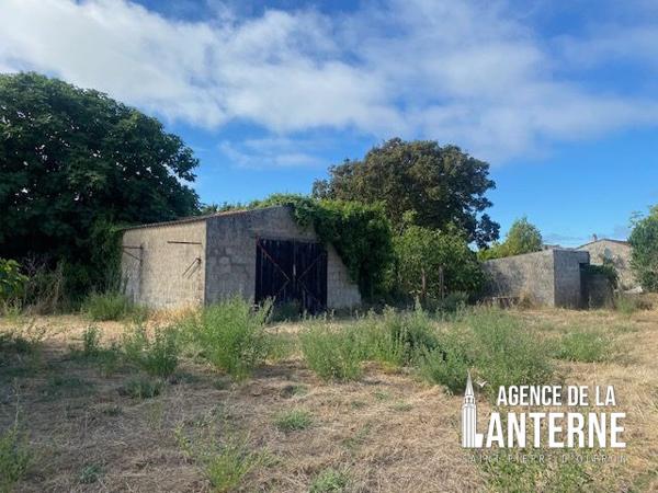 ST PIERRE - TERRAIN A BATIR 1550 M²