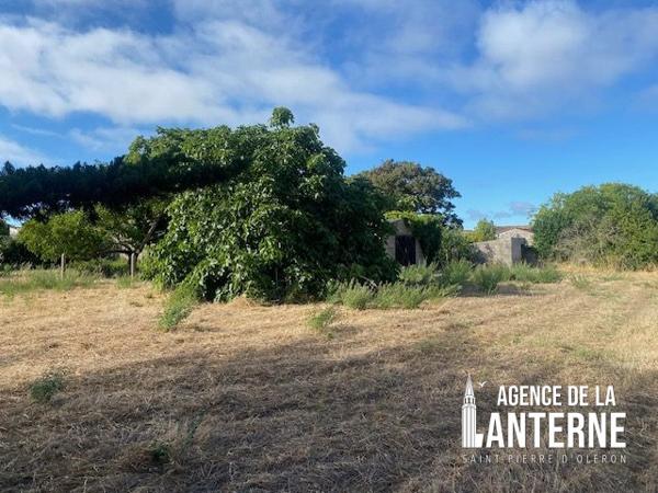 ST PIERRE - TERRAIN A BATIR 1550 M²