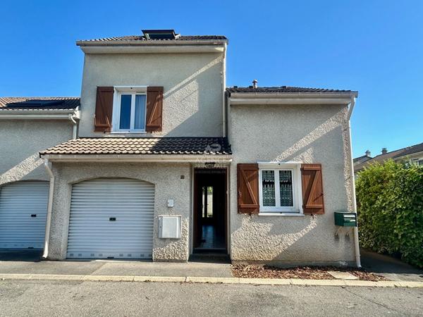 Maison Carrières Sous Poissy 6 pièce(s) 114 m2 374 000 € **  - Référence  9038