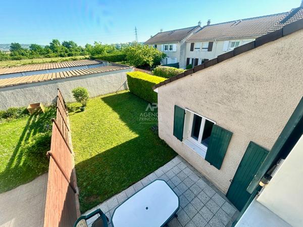 Maison Carrières Sous Poissy 6 pièce(s) 114 m2 374 000 € **  - Référence  9038