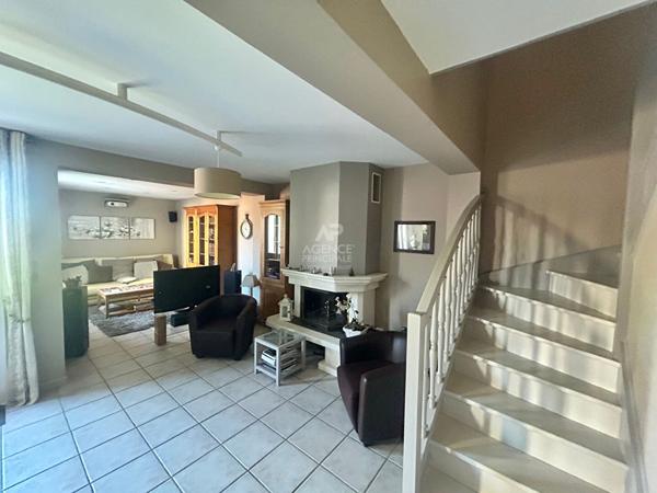 Maison Carrières Sous Poissy 6 pièce(s) 114 m2 374 000 € **  - Référence  9038