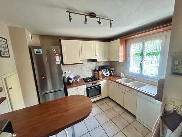 Maison Carrières Sous Poissy 6 pièce(s) 114 m2 374 000 € **  - Référence  9038