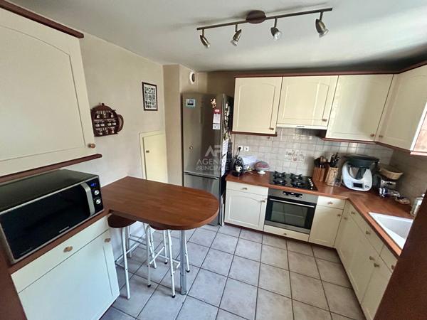 Maison Carrières Sous Poissy 6 pièce(s) 114 m2 374 000 € **  - Référence  9038