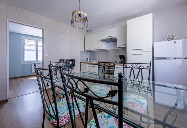 RARE - CHARMANTE MAISON DE VILLE - ROYAN CENTRE - PROCHE commerces et plages