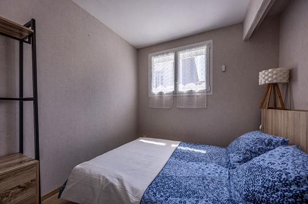 RARE - CHARMANTE MAISON DE VILLE - ROYAN CENTRE - PROCHE commerces et plages