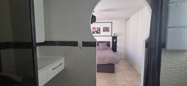 Maison à vendre 5 pièces ARPAJON SUR CERE (15)