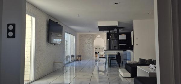 Maison à vendre 5 pièces ARPAJON SUR CERE (15)