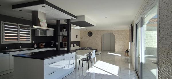 Maison à vendre 5 pièces ARPAJON SUR CERE (15)