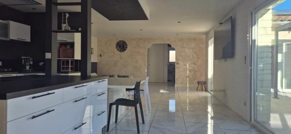 Maison à vendre 5 pièces ARPAJON SUR CERE (15)