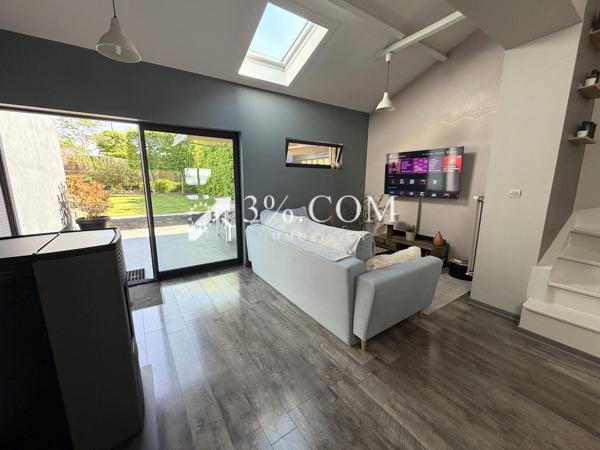 Maison
                                                                                                                                                                                                                                                                                                                        6 pièce(s)                                                                                                                                                                                                          4 chambre(s)                                                                                                                                                                                                          127.65  m²