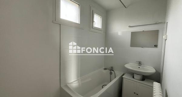 Location Maison 4 pièces 90.08 m² - Saint-andré-de-corcy 01390