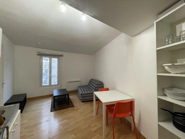 Location                                                      Appartement
                        
                     2 pièces                      27 m2                     à Niort